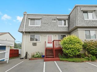 124 Ladd Rd, Walled Lake, MI 48390