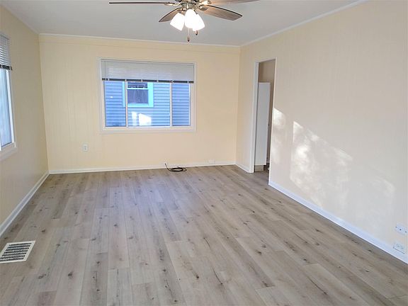 4th image of 205 Northview Dr