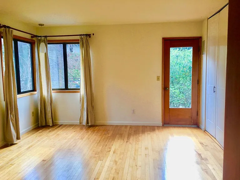 6445 Thornhill Dr — Photo 5