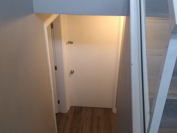 3 bedroom rental in Surrey — photo 2