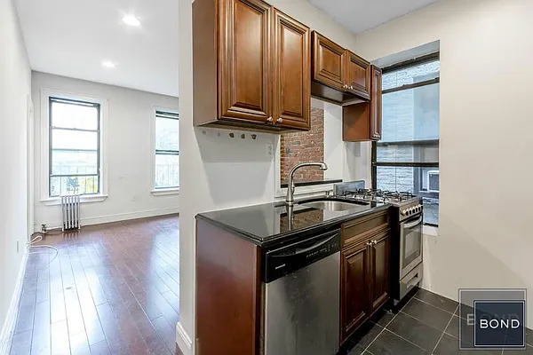 Rented by Bond New York | media 6