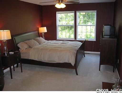 2nd image of 11 Chaucer Cir