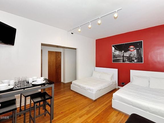2nd image of 201 E 89th St APT 3B