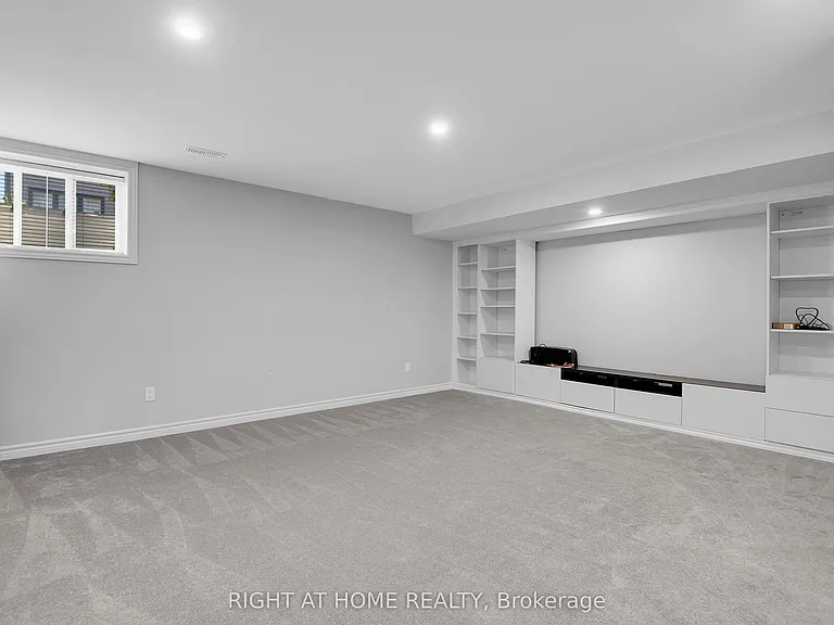 45 Mandevilla Cres — Photo 27
