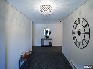 439 Ridge Rd, Lyndhurst, NJ 07071