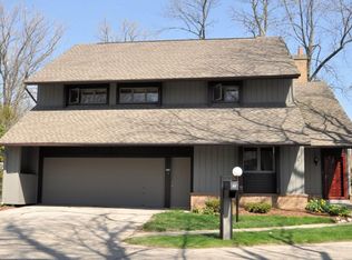 23 Lakewood Dr, Racine, WI 53402