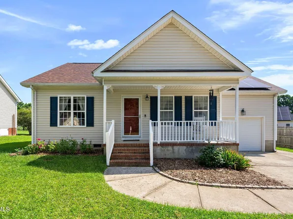 211 Courtland Dr, Angier, NC 27501