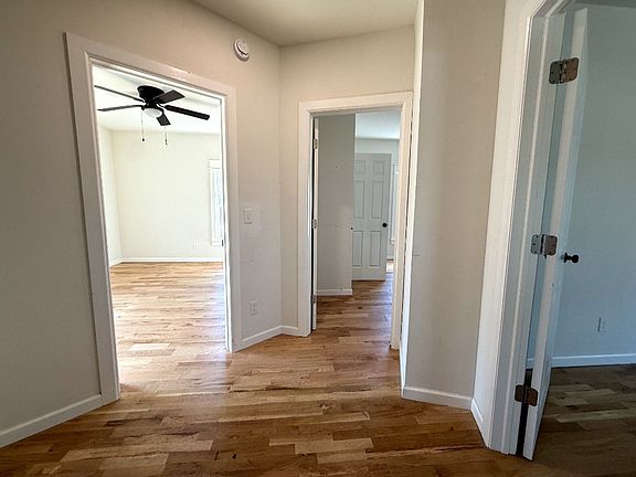 5th image of 410 S Wyandotte Ave