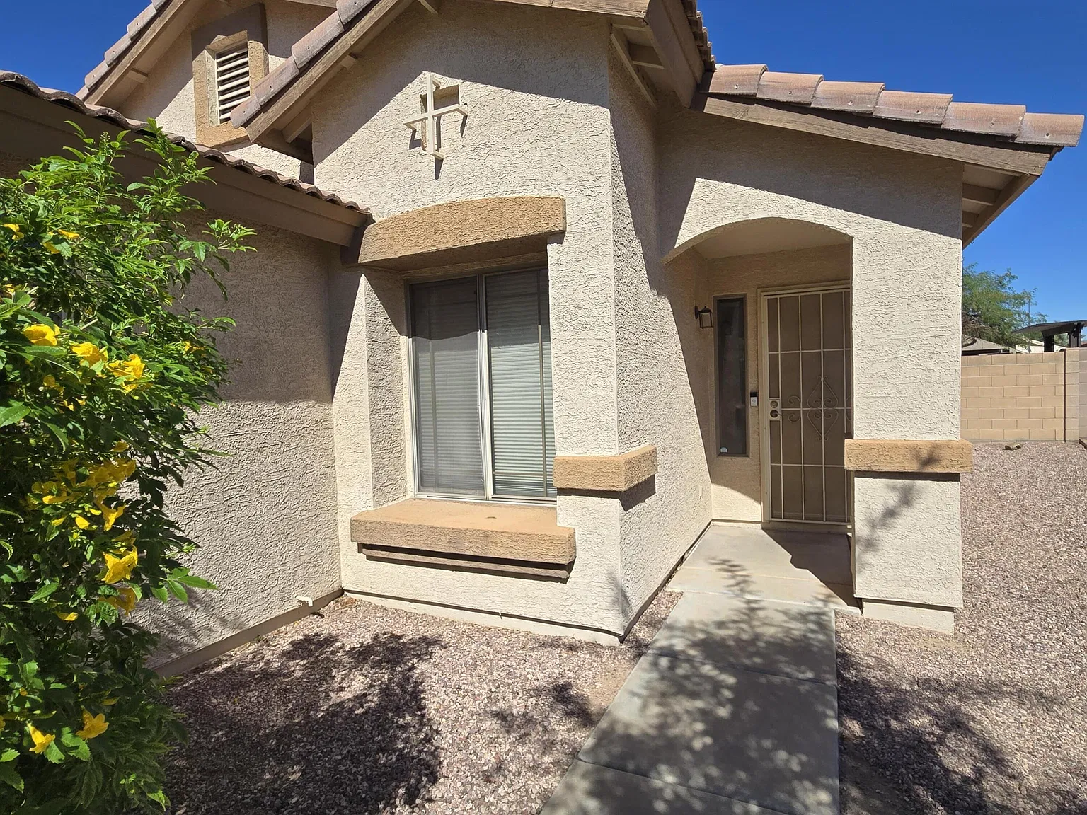 3 bed, 2.0 bath, 1204 sqft, $1,850 — Photo 4