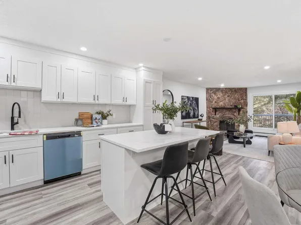 1001 68th Ave SW #306, Calgary, AB T2V 4X1