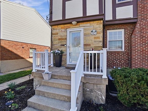 3rd image of 4240 Dartmouth Dr