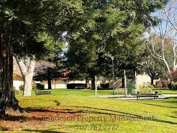 180 Park Place Dr, Petaluma, CA 94954