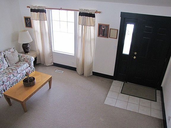 3rd image of 1641 N Cerroni Dr