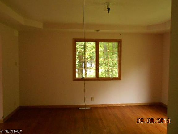 5th image of 9465 Airlane Dr
