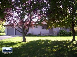 1910 E Main St, Omro, WI 54963