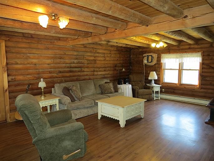 Spacious living room