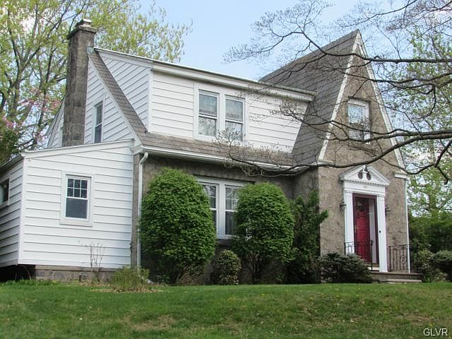 1st image of 900 Greenhill Ave