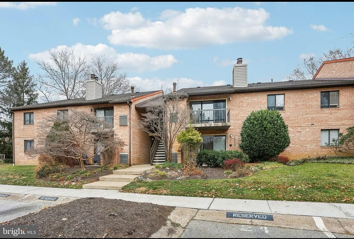 94 Le Forge Ct — Photo 2