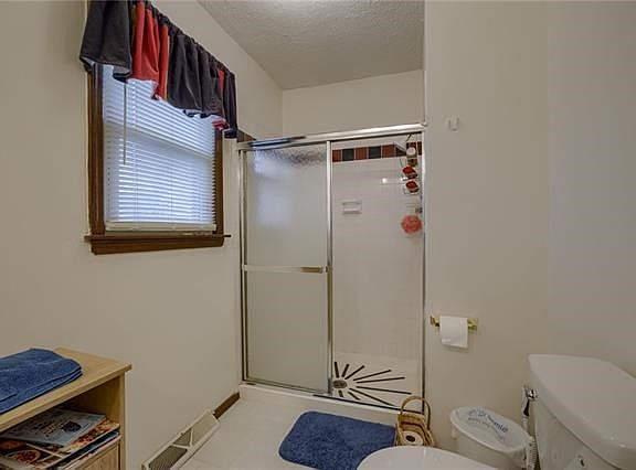 4th image of 15554 Lakeview Dr