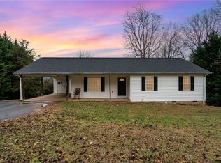 1820 Cline Pl, Lenoir, NC 28645