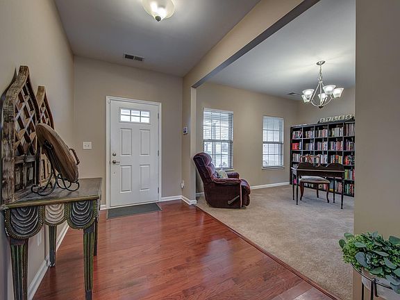 5th image of 724 Rosegate Dr
