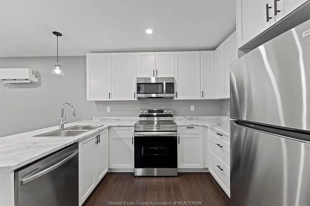 2 bed, $1,770 — Photo 4