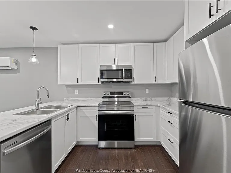 1147 Hickory Rd #UPPER — Photo 4