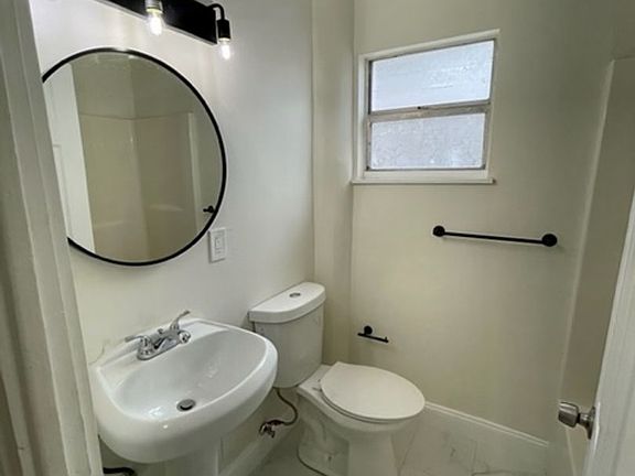 5th image of 618 17th Ave S #E