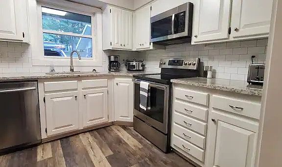 4th image of 16 Victoria Ln #1