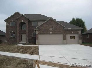 12191 Petros Ct, Sterling Heights, MI 48313