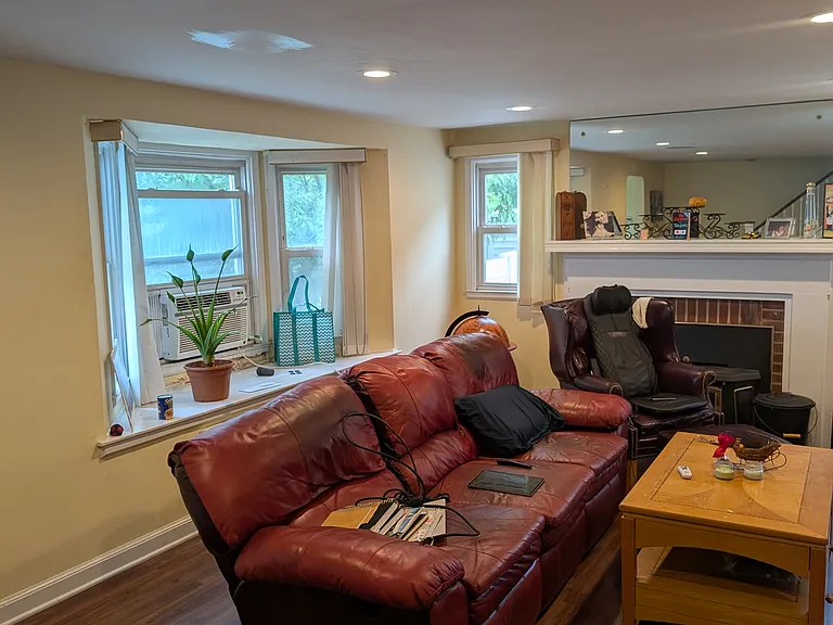 239 New York Ave — Photo 2