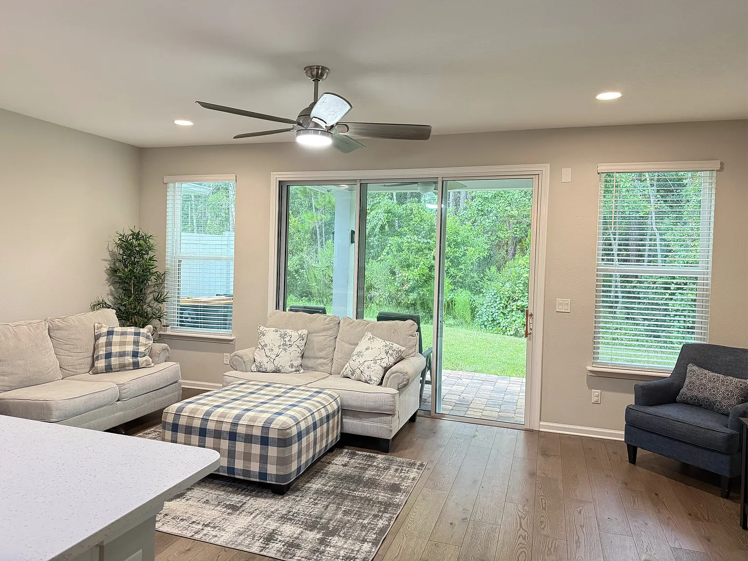 3 bed, 2.5 bath, 1750 sqft, $2,450 — Photo 2