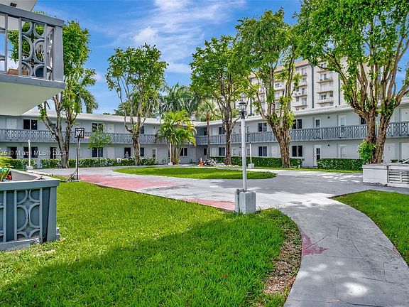 3rd image of 898 NW 45th Ave APT 42
