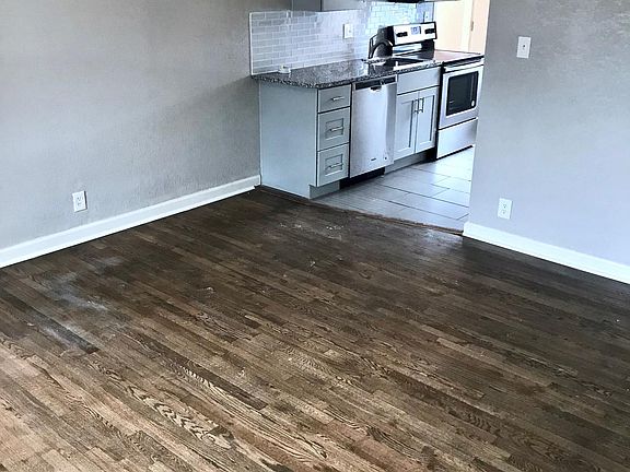 3rd image of 4628 Harrison St