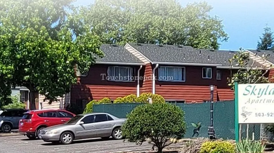 Building Photo 4