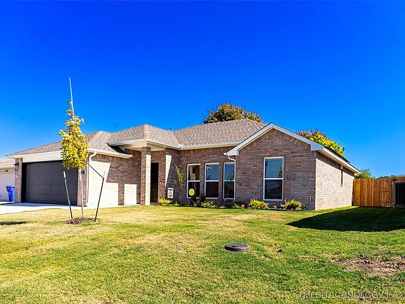 3rd image of 513 S 49th Ct