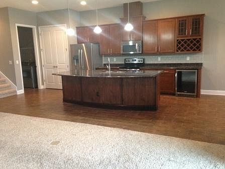 5th image of 180 Longwood St