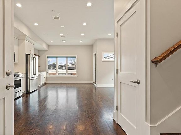 3rd image of 18 Ophir St #2