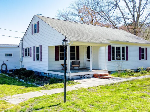 923 Snug Harbor Road, Hertford, NC 27944