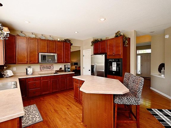 5th image of 10718 War Admiral Dr