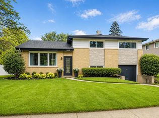 1400 N Lama Ln, Mount Prospect, IL 60056