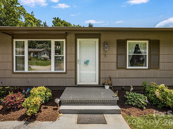 5th image of 5 Hillview Rd