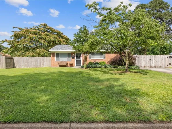 3332 Lusk St, Virginia Beach, VA 23464