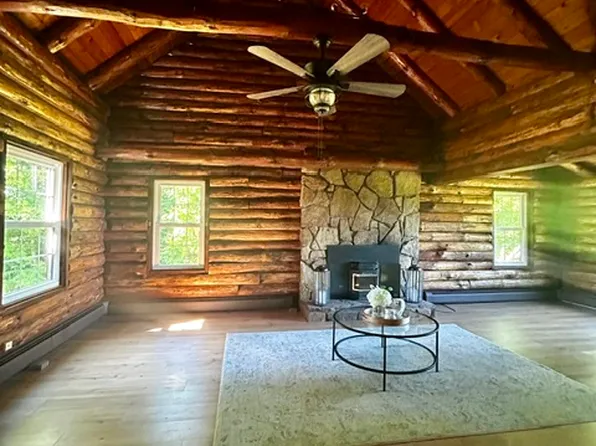 153 N Main St, East Granby, CT 06026
