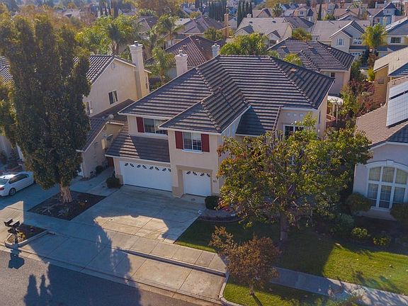 4th image of 4027 Emerald Isle Ln