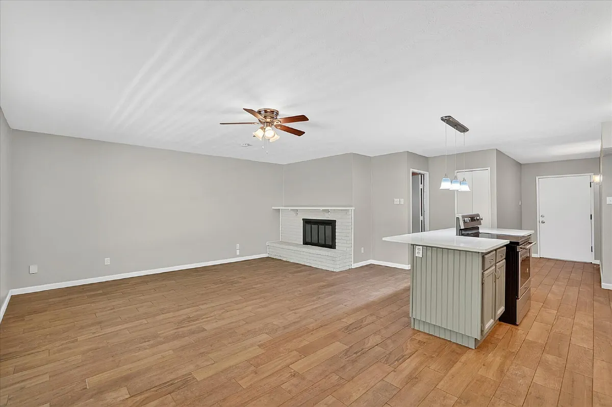 Building Photo - 522 Hawthorne Dr