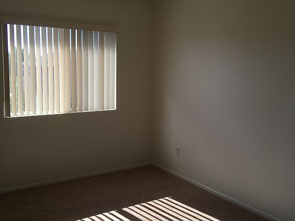 5th image of 14566 Nelson Ave