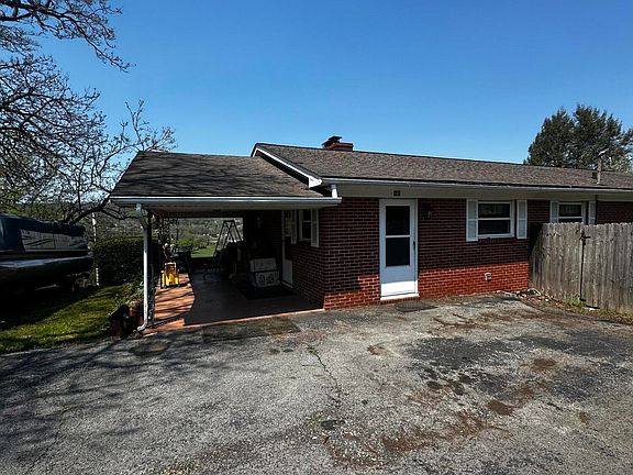5th image of 169 Oxford Cir