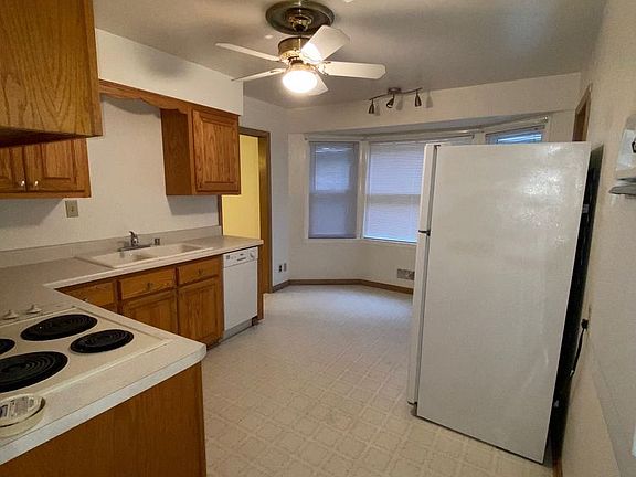 3rd image of 5569 N Navajo Ave