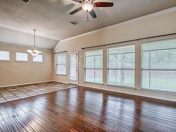5th image of 1514 Sleepy Hollow Dr